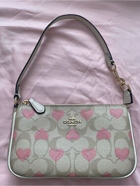 coach heart nolita 19🩷
